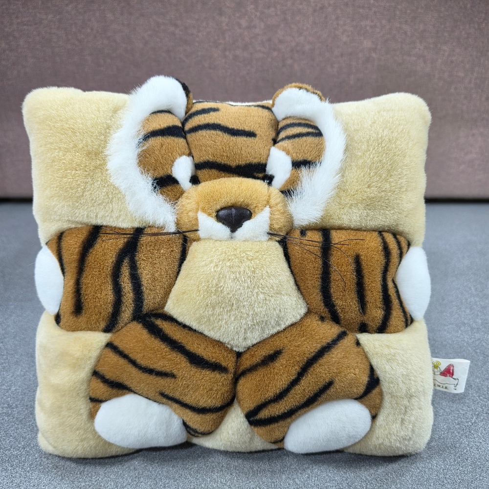 Vintage 1998 3D Tiger Animal Pillow T.W.I.E.β Plush 10in Tan Excellent